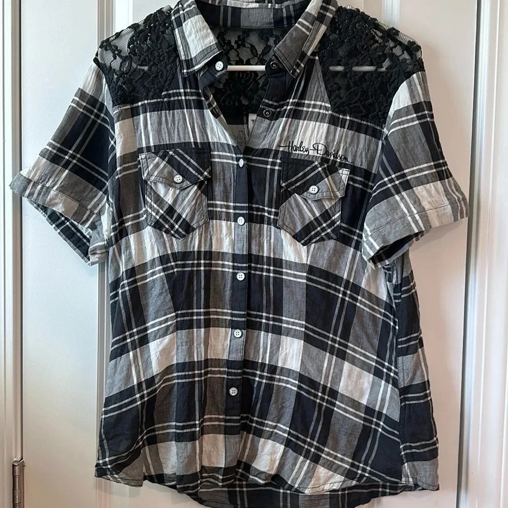 Women’s Harley Davidson, garage shirt with lace